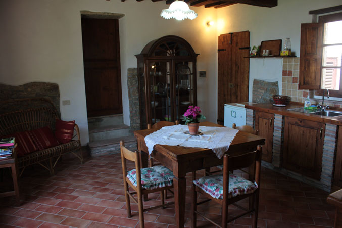 Hotels, villas, farmohouses, castles and bed and breakfast in Tuscany and Chianti, Italy